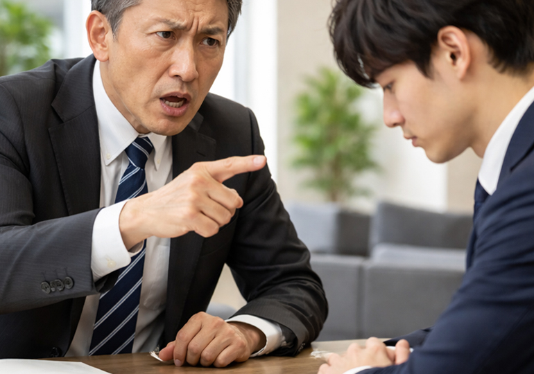 怒る上司と聞く部下